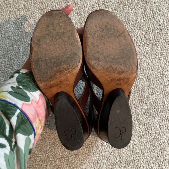- Donald J. Pliner Jenkin brown wedge sandal size 8 - Picture 6 of 14